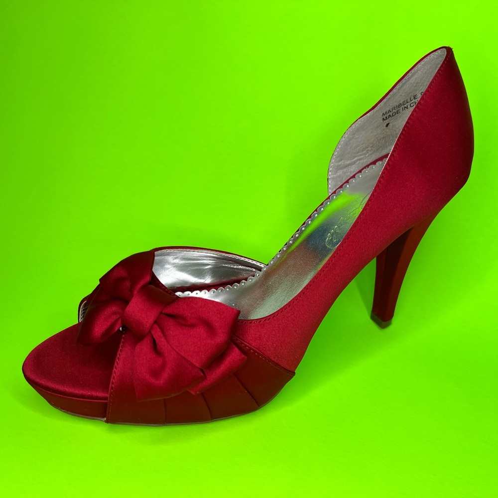 Adorable Red Satin Heels with Bow